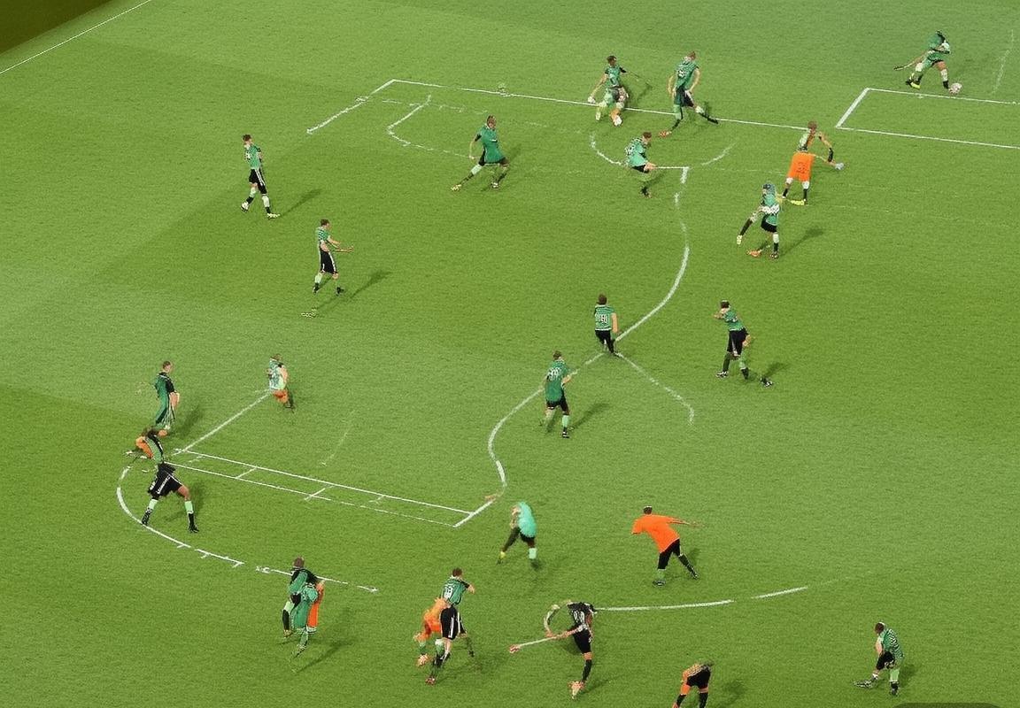 2019年德荷足球经典对决：战术揭秘与关键球员瞬间