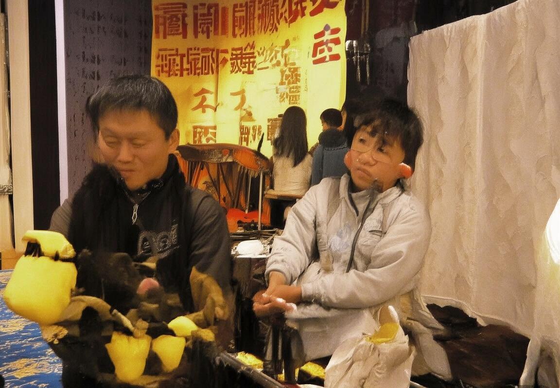 拜仁慕尼黑备战格罗萨斯：战术布局与团队精神解析