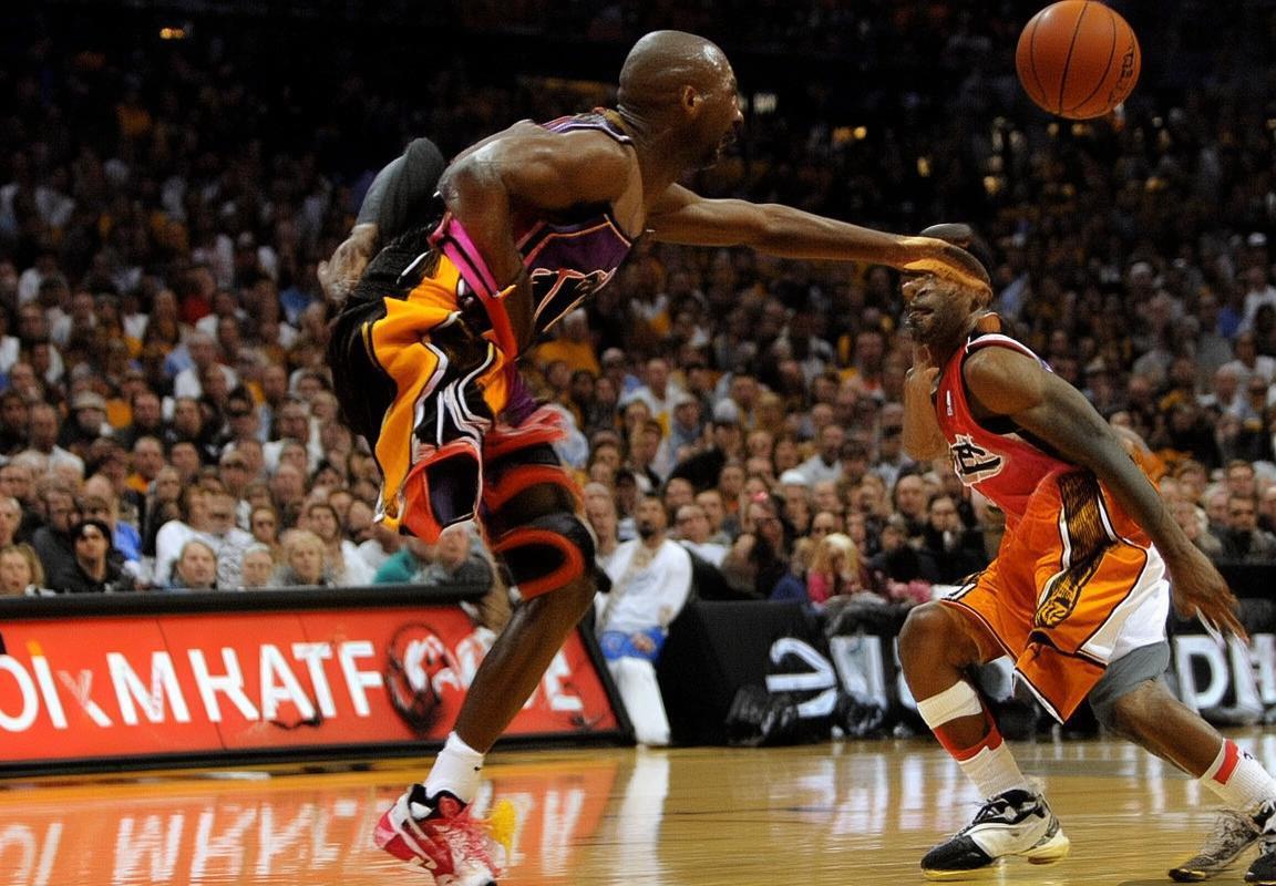 2008年NBA季后赛：湖人vs爵士系列赛深度解析——科比与德隆巅峰对决(图2)